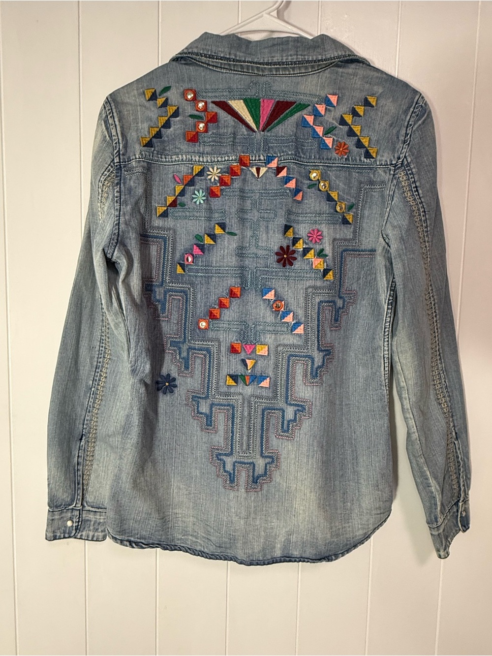 Vintage Blanc NYC Light Blue Denim Jacket with Multicolor Embroidery - Picture 2 of 9